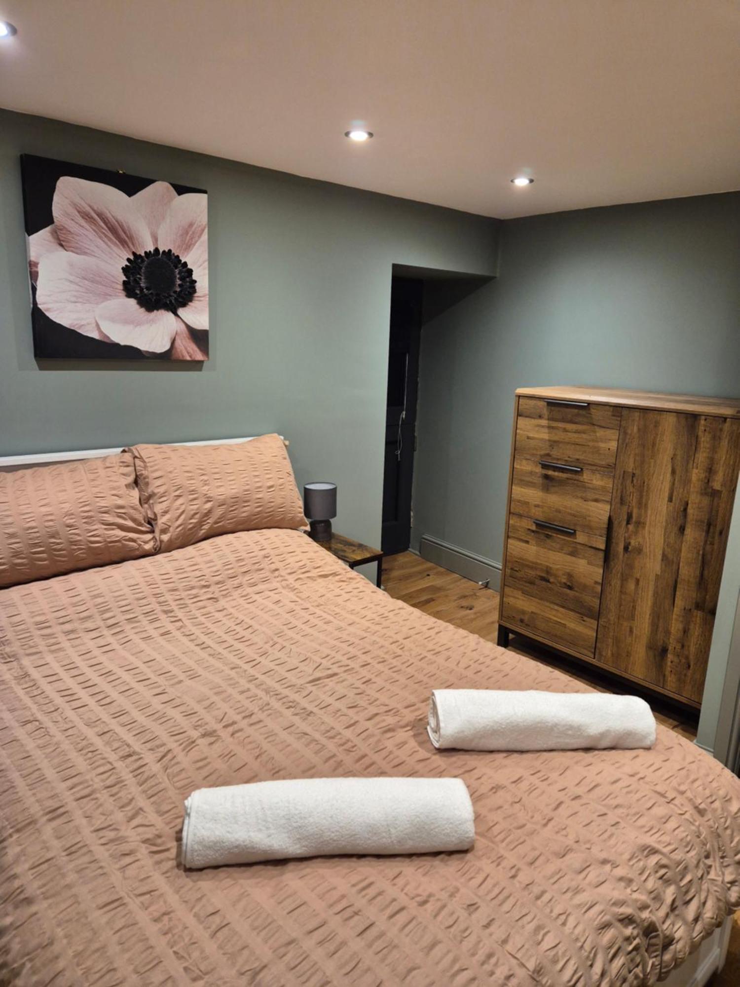Charming 1 Bed Peak District Barn Conversion Foolow 外观 照片