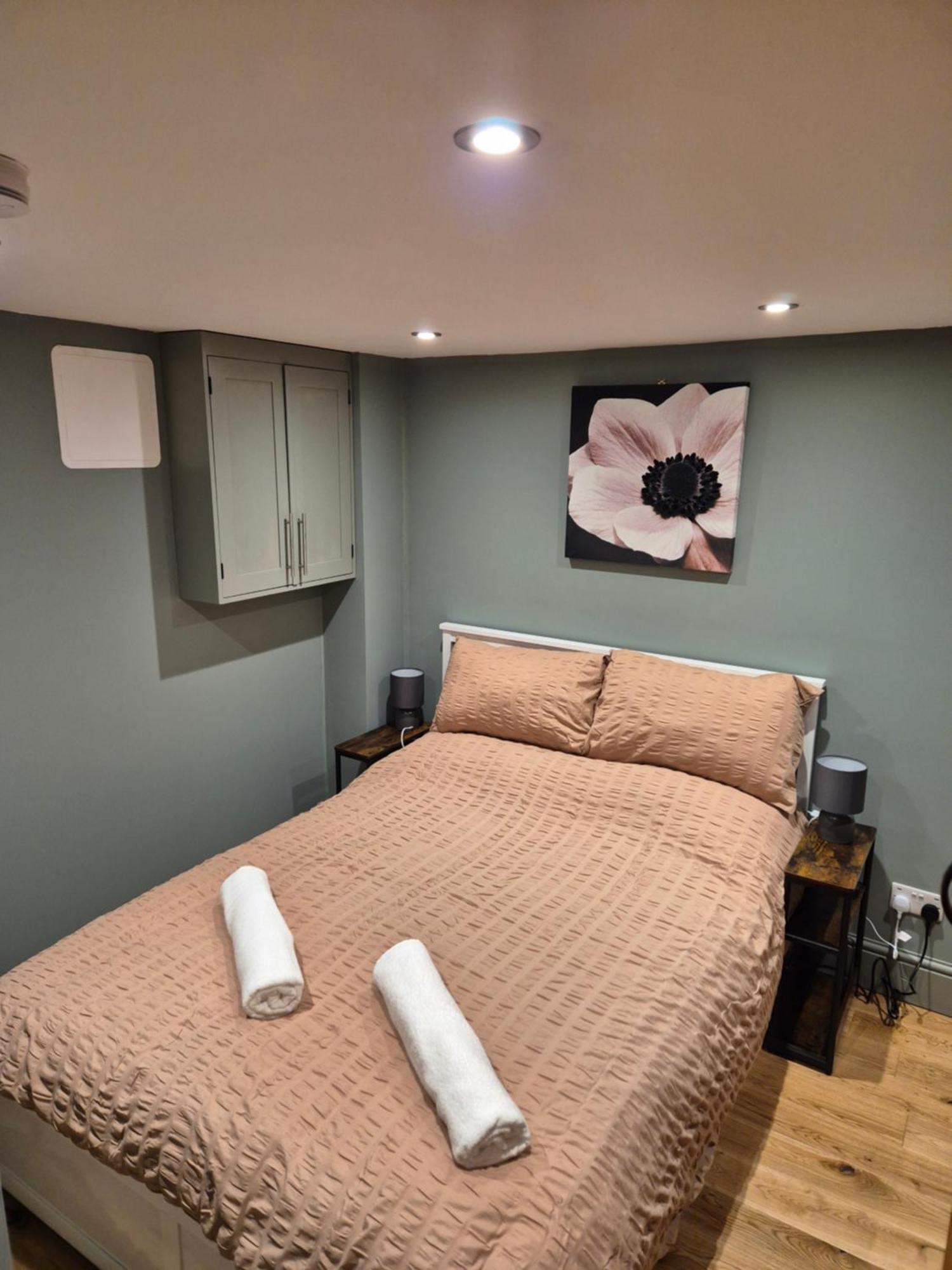 Charming 1 Bed Peak District Barn Conversion Foolow 外观 照片