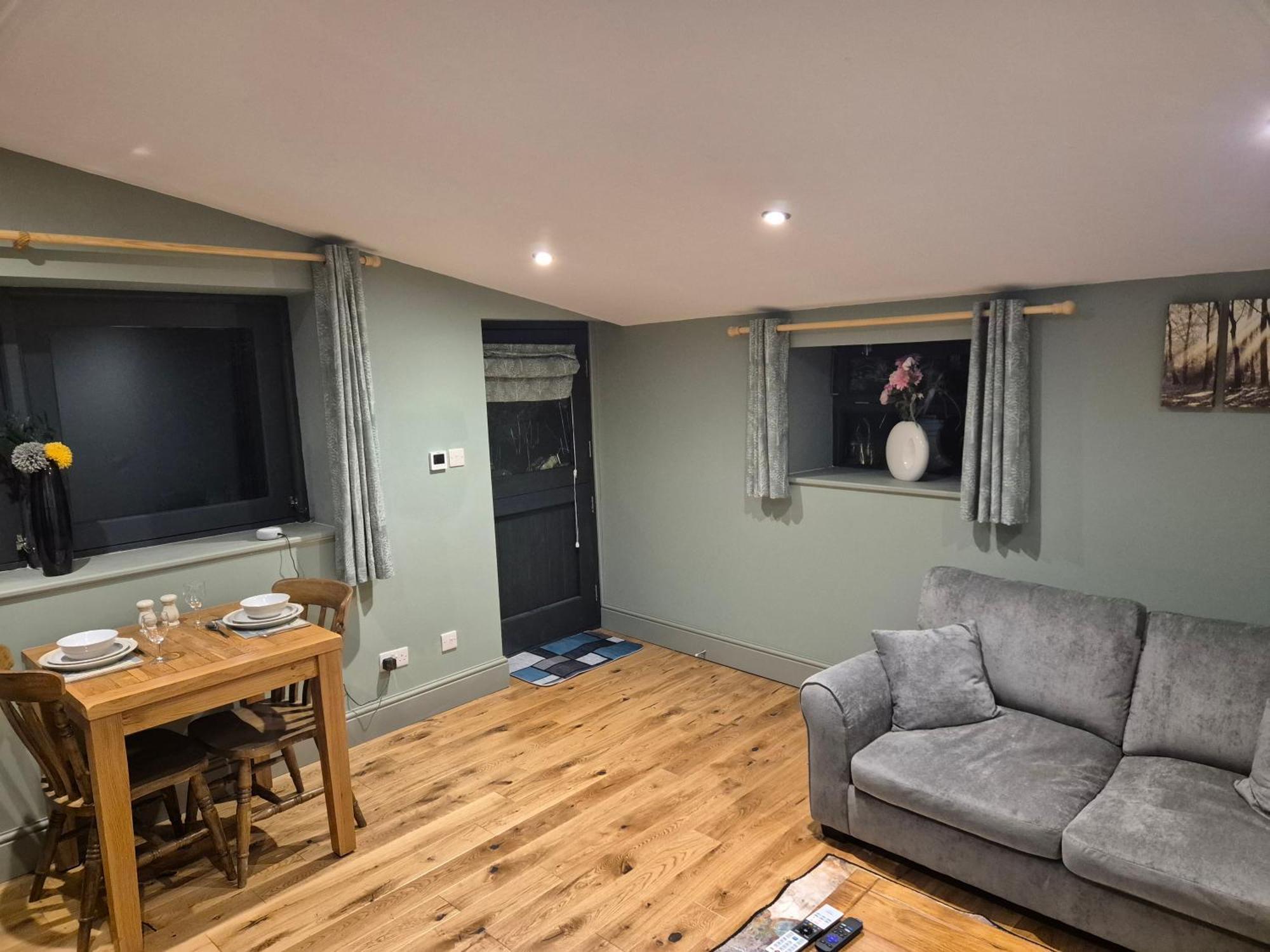 Charming 1 Bed Peak District Barn Conversion Foolow 外观 照片