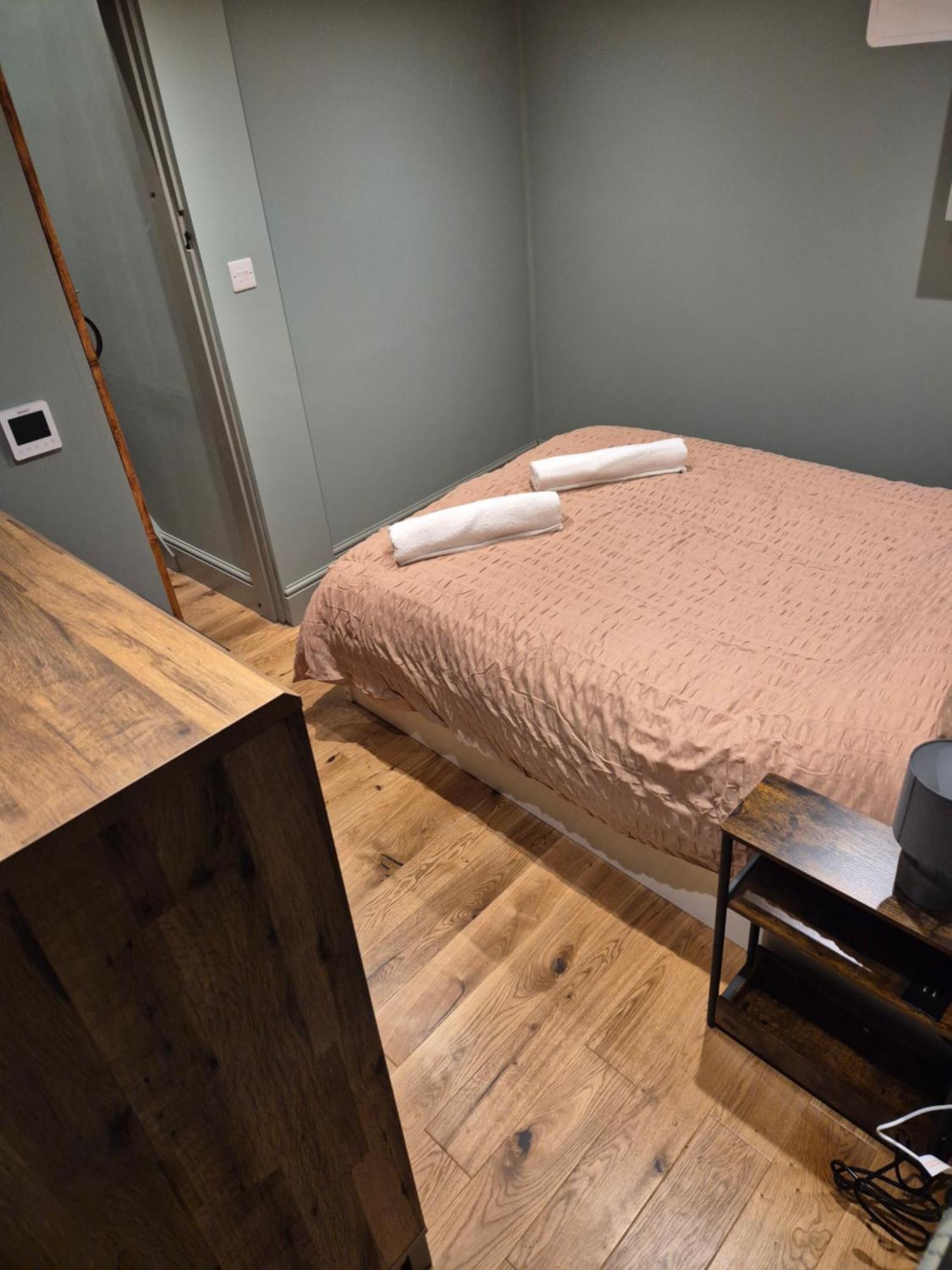 Charming 1 Bed Peak District Barn Conversion Foolow 外观 照片